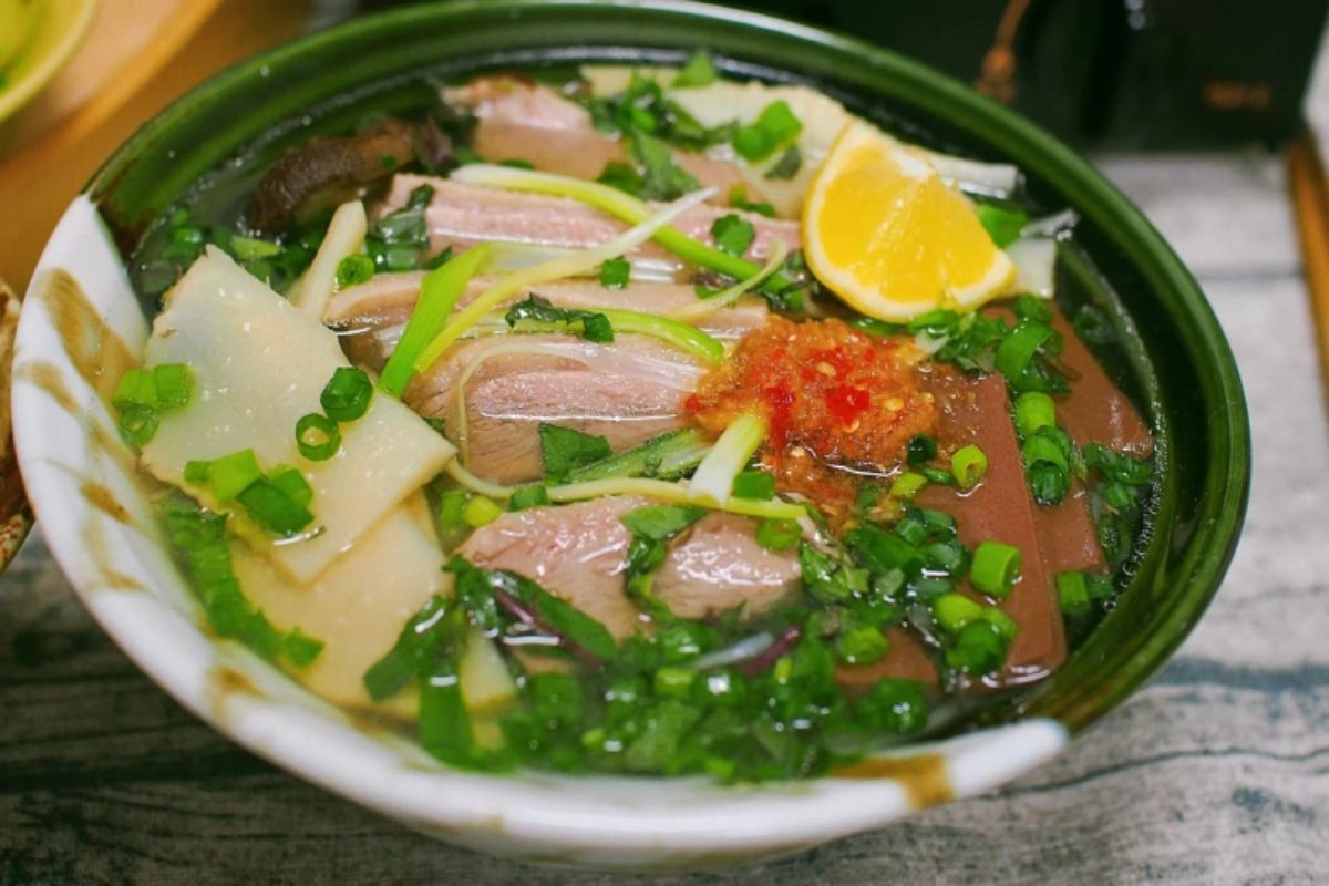 Bun mang vit – Eine einzigartige vietnamesische Suppe (Quelle: Bach Hoa Xanh)