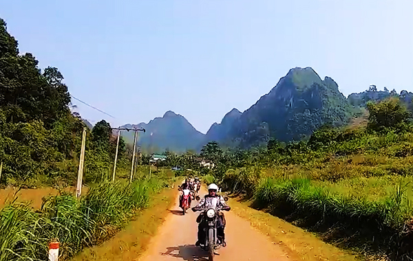 Reise auf dem Motorrad durch Vietnam