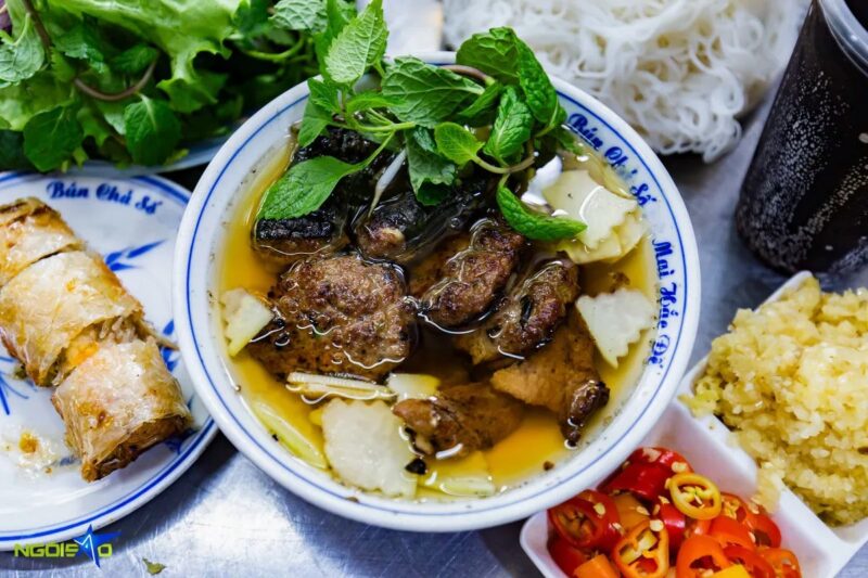 Bun Cha Hang Than est très connus à Hanoi