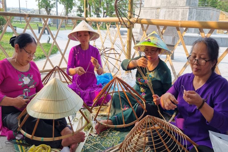 Villages d&#39;artisanat de fabrication de chapeaux coniques – Hue
