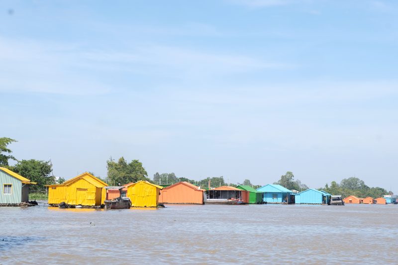Das Dorf Chau Doc schwimmt im Mekong-Delta