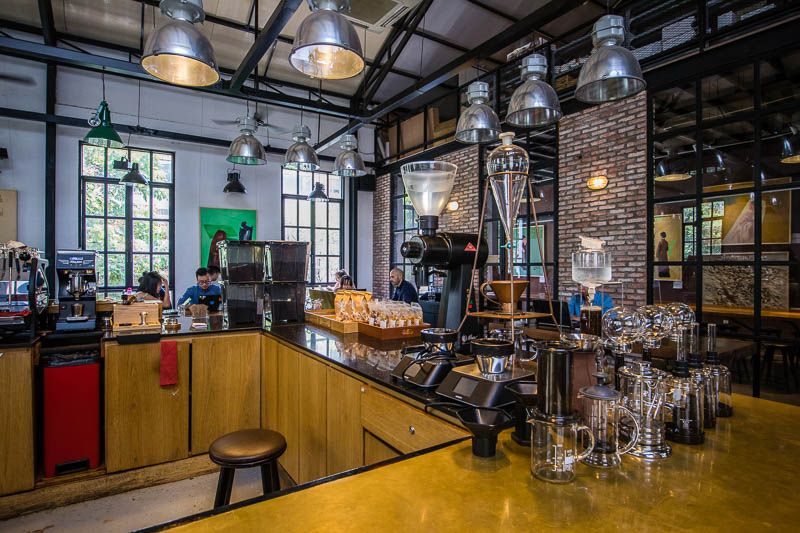 Für ein zeitgenössisches Café-Erlebnis ist Le Workshop Coffee ein unkonventionelles Café in Ho-Chi-Minh-Stadt