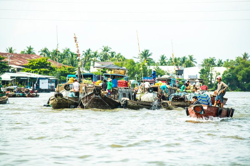 Marché flottant au Vietnam Cai Be