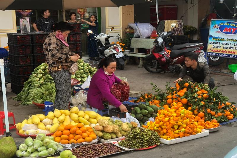 un petit coin du marché dans le delta du mekong