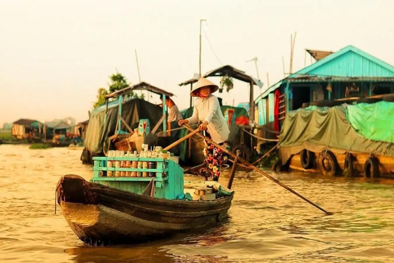 le-marche-flottant-de-long-xuyen