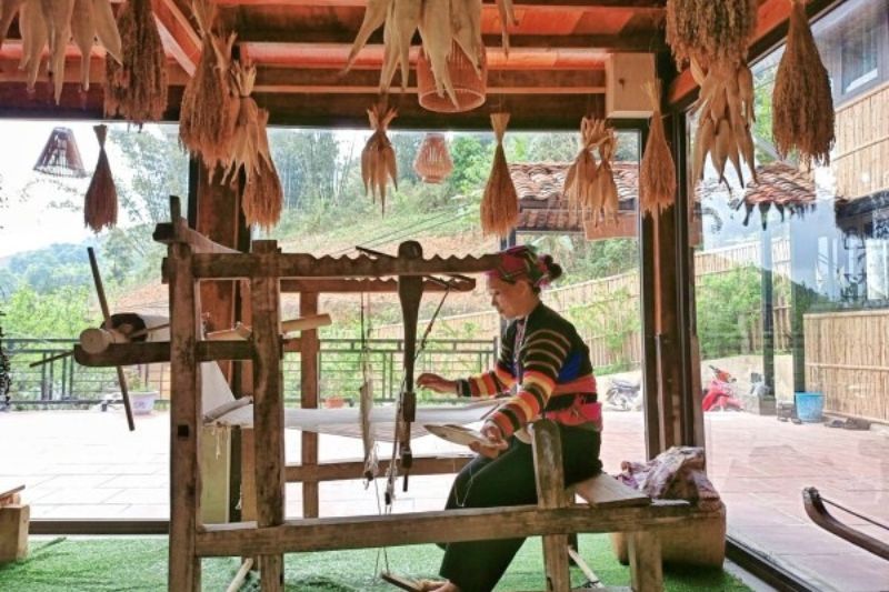 traditionelles handwerk der schwarzen lolos.