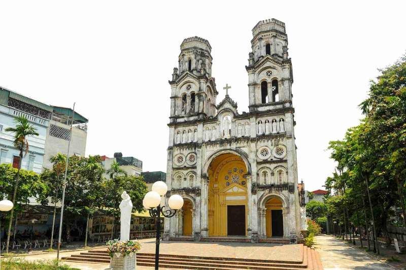 kirche lang tam hanoi