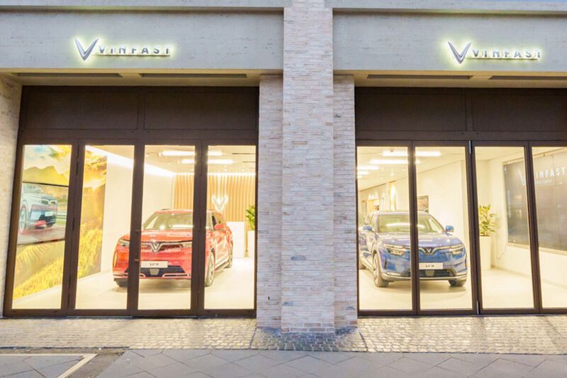 showroom für vinfast autos in paris