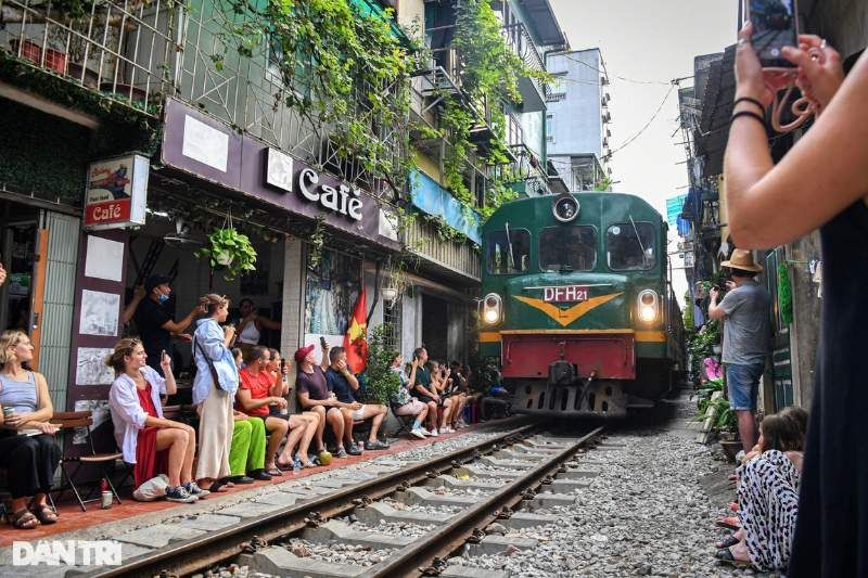 kaffeehaus in der zugstraße in hanoi.