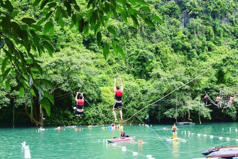 zipline in der phong nha höhle in quang binh