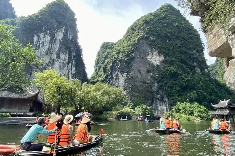 kajakfahren im herzen von trang an ninh binh