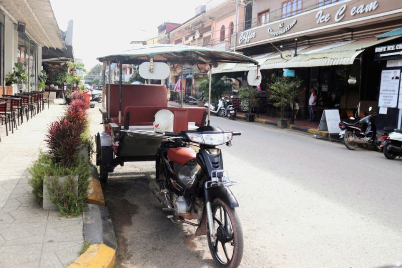 tuktuk in kampot