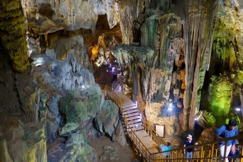 die trockene höhle in ninh binh