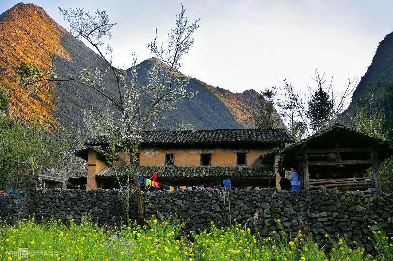 nachmittags in pho cao - nguyen huu thong