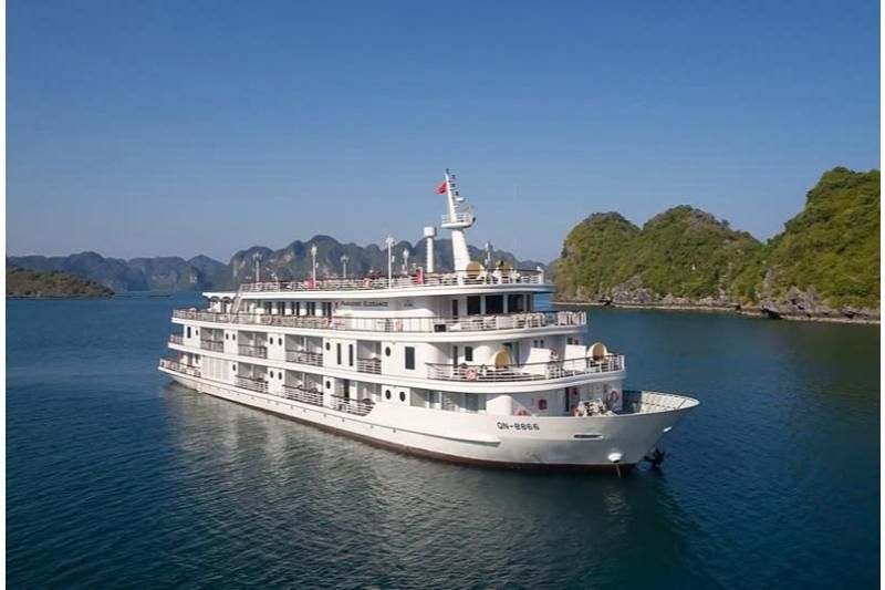 Eine Luxuskreuzfahrt in der Halong-Bucht (Quelle: pinterest)