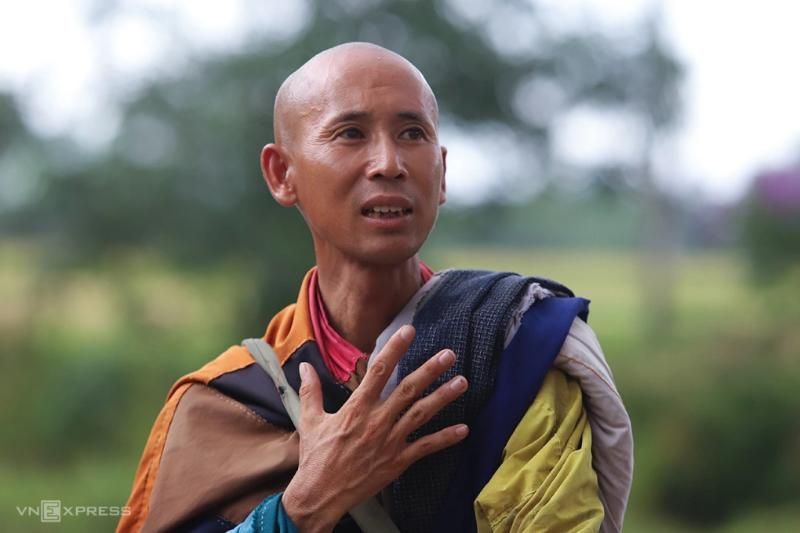 porträt von thich minh tue