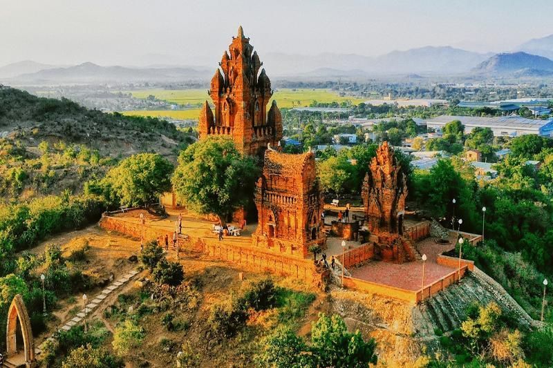 turm von poklong garai