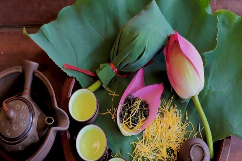 die Kunst, Lotus-Tee in Vietnam zu genießen