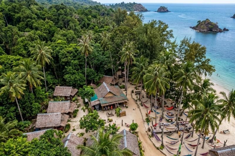 In einer Hängematte entspannen und das Meer auf Crusoe Island bewundern. Quelle: Aucoeurvietnam