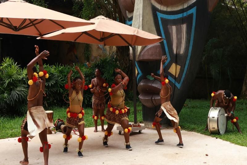 Phu Cuoc Sehenswürdigkeiten: Sehr einzigartiger Zulu-Tanz beim Wein-Safari auf Phu Quoc (Quelle: Hieu Tuyen)