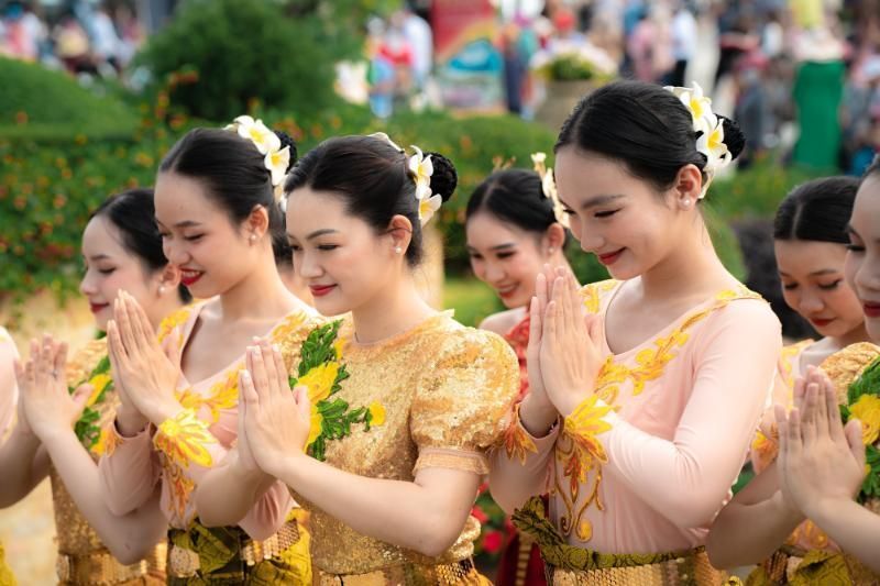 wie man auf Khmer "Hallo" sagt