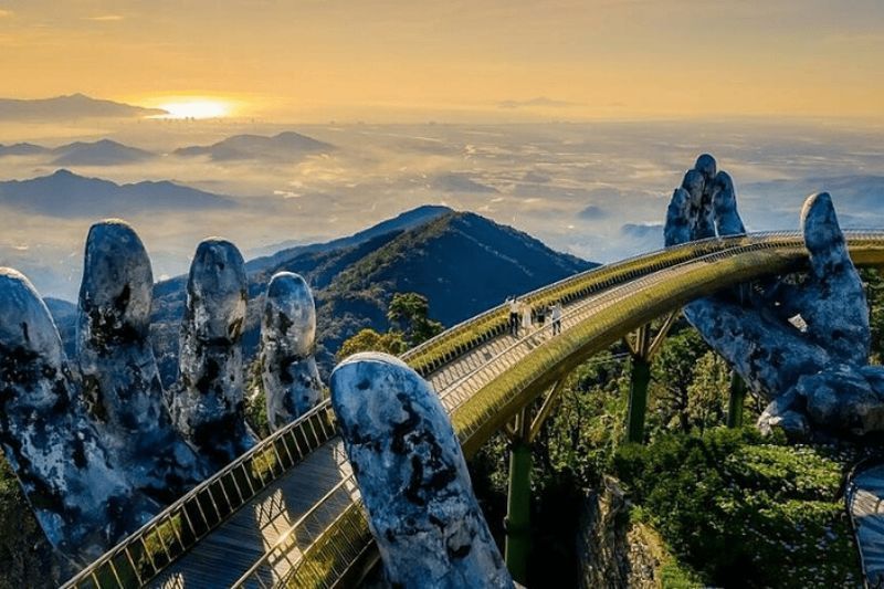Sonnenaufgang in Da Nang über der Goldenen Brücke – Quelle: ngoisao.vn