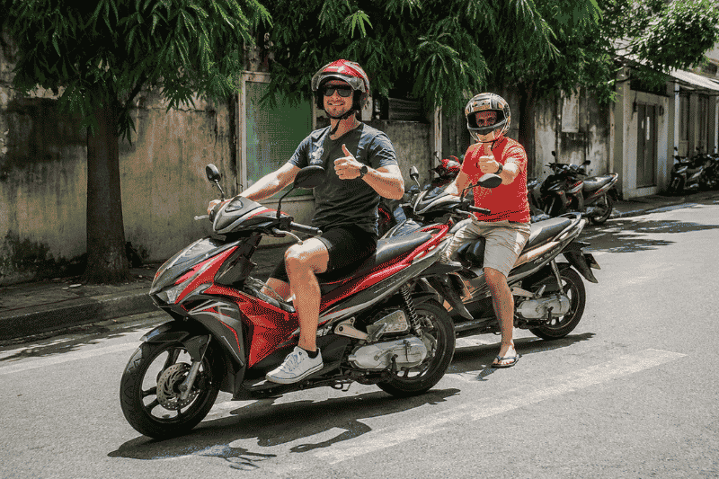 sie können direkt im hotel nachfragen, um ein motorrad zu mieten